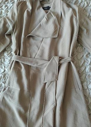 Річний тренч, размерѕ 3