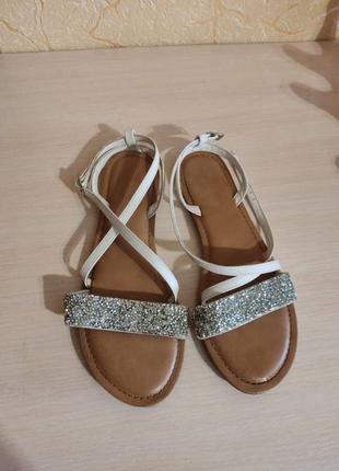 Сандалі3 фото