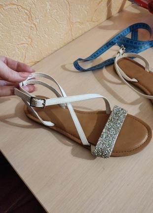Сандалі7 фото