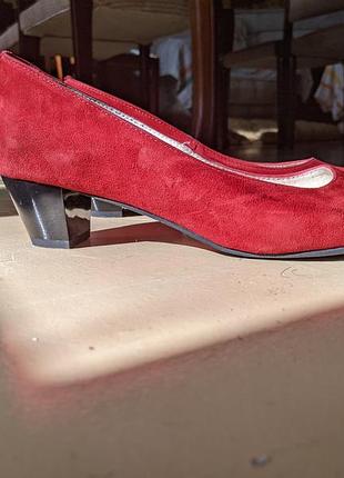 Туфлі замшеві червоні