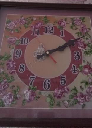 Часи з механізмом вишиті чеським  бісером ручна робота