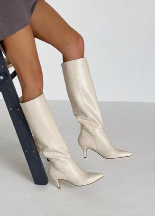 Шкіряні молочні високі чоботи на шпильці 6 см за індивідуальними мірками