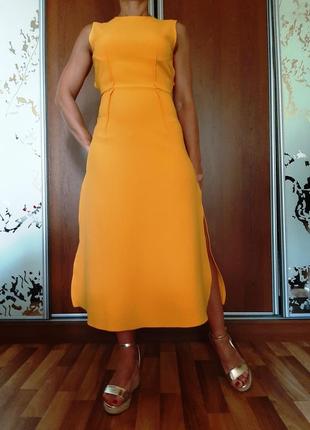 Яскраво-жовте красиве плаття з відкритою спиною2 фото