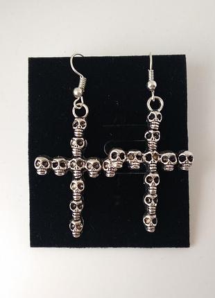 Сережки хрести з черепами бижутерное срібло