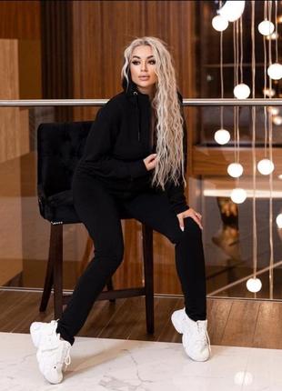 Жіночий костюм. весна 2022