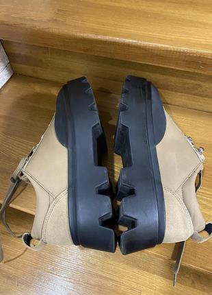 Zara//кроссовки на тракторной подошве