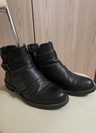 Ботинки из кожзама