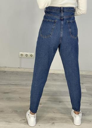 Джинсы мом boohoo