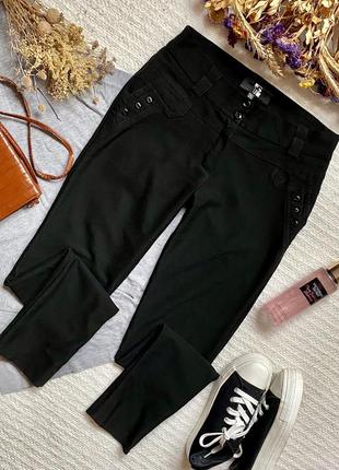 Плотные классические зауженные брюки чёрного цвета