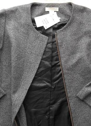 Демисезонное пальто h&m с рукавом волан.9 фото