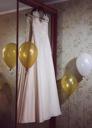 Елегантне весільне плаття розкішний гіпюр4 фото