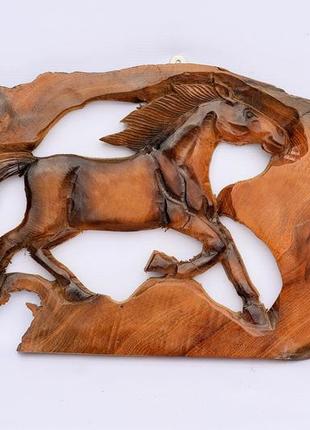 Панно дерев'яне настінне кінь біжить розміри 58см*28sм1 фото