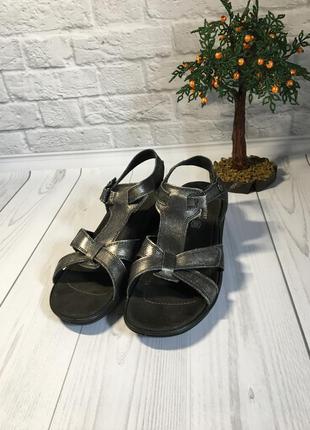 Босоніжки італія