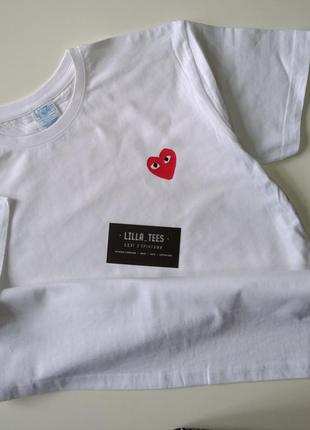 Футболка белая с принтом cdg сердечко