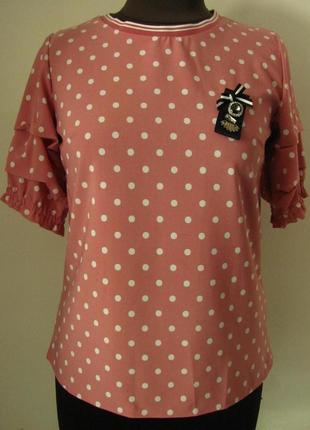 Молодежная блуза летняя цвета пудра в горох с коротким рукавом