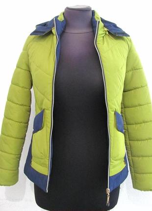 Жіноча демісезонна куртка розмір 42