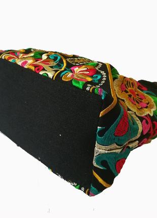 Тканевая сумка вышитая для девочки чёрная с цветами 22*15*106 фото