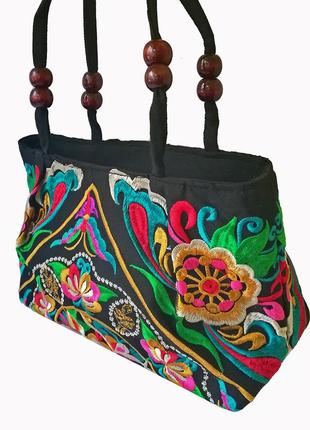 Тканевая сумка вышитая для девочки чёрная с цветами 22*15*107 фото