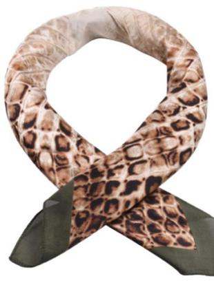 Шелковый платок кожа крокодила  стильный на голову 70*70 см2 фото