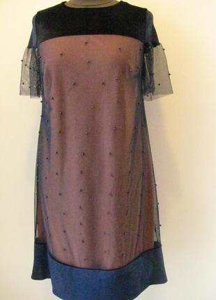 Сукня ошатна трапеція персикового кольору з чорною сіткою і намистинами по всій сукні, розмір 48 код 1371м