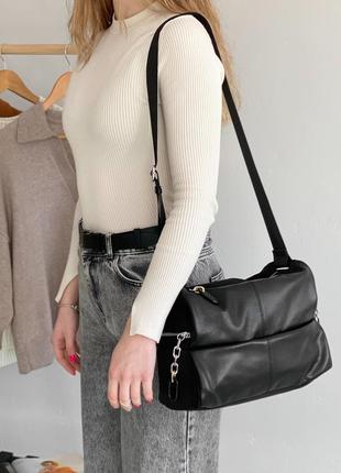 Женская сумка бочонок на и через плечо с текстильным ремешком черная