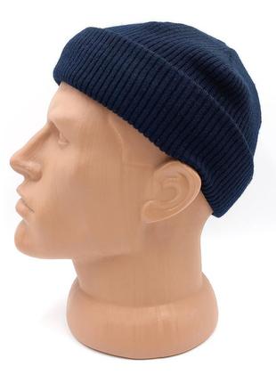 Мужская/женская короткая шапка темно синяя уличная, шапка бини синяя унисекс акриловая2 фото