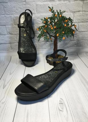 Босоніжки італія