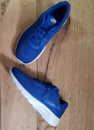 Женские кроссовки nike