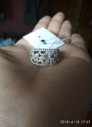 Редкий,интересный перстень бабочки на цветах