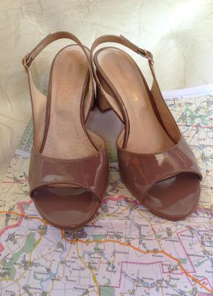 Туфли с открытым носиком