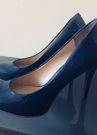 Красиві лакові туфлі від американського дизайнера nine west.1 фото