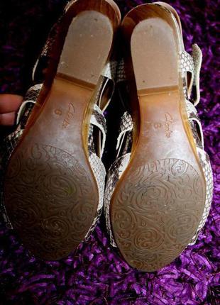 39-40 розм. фірмові босоніжки clarks. шкіра5 фото