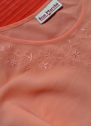 Потрясающая летняя блуза с вышивкой без рукавов. нежный коралл.bon marche4 фото