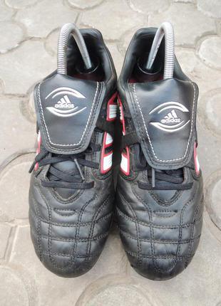 Фирменные кожаные футбольные бутсы adidas р.37 (24 см)