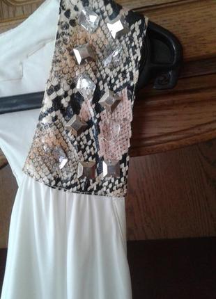 Коротке плаття з оголеної спиною4 фото