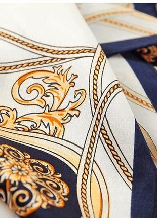 Шелковый платок на шею белый с золотым узором дизайнерский 70*70 см5 фото