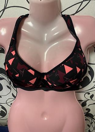 Бюст для занять спортом