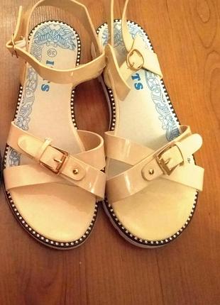 Босоножки 36,