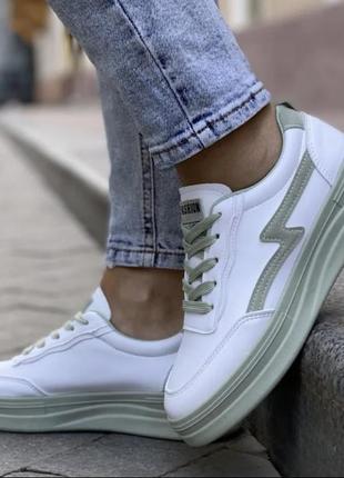 Кроссовки женские 38 и 39 размера