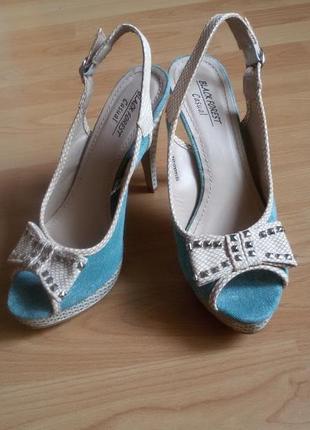 Босоножки с бантами бирюзового цвета р.39 стелька 25