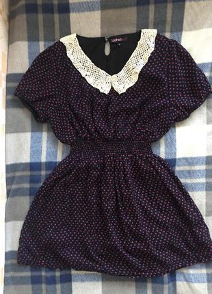 Платье с воротником