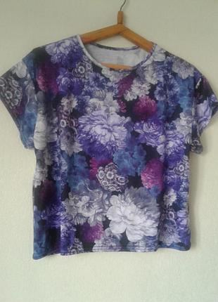 Футболка в цветочный принт