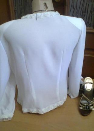 Белая оригинальная блузка на завязочках2 фото