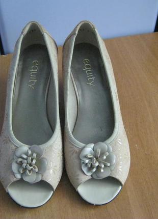 Шкіряні туфельки  з нанесеним малюнком англія