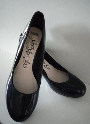 Синие туфли на низком каблуке marks & spencer