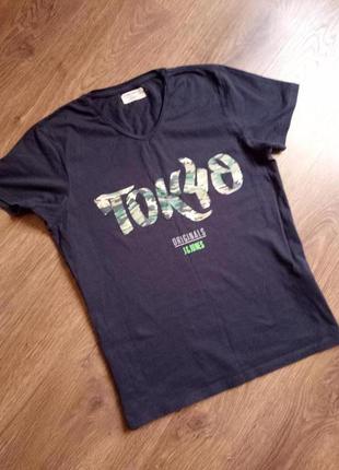 Стильная мужская футболка размер м