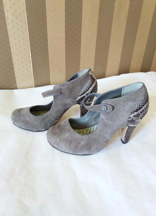 Туфлі натуральна замша. clarks.