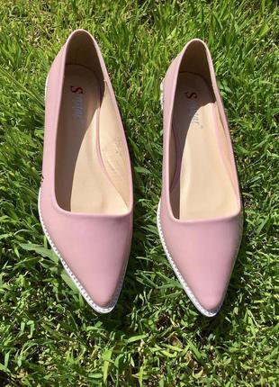 Лаковані човники у наявності!