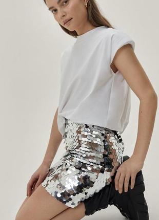 Футболка з плечиками