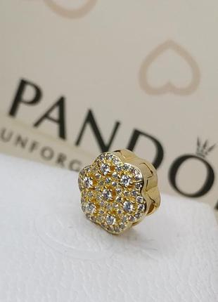 Шарм клипса на браслет рефлекс стерлинговое серебро 925 проба цирконий цвет золото цветок весь в камнях цветочек камни камешки пандора